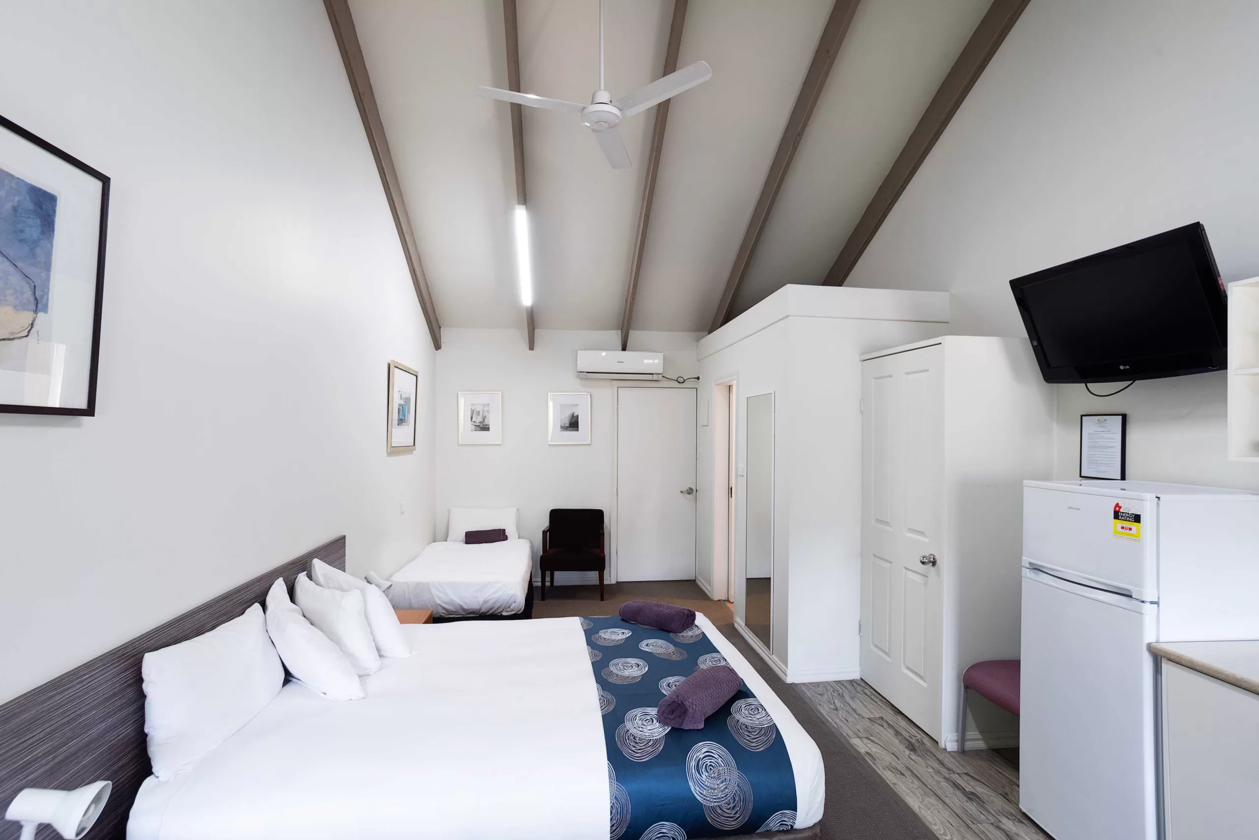 Canberra & Queanbeyan Canberra Ave Villas