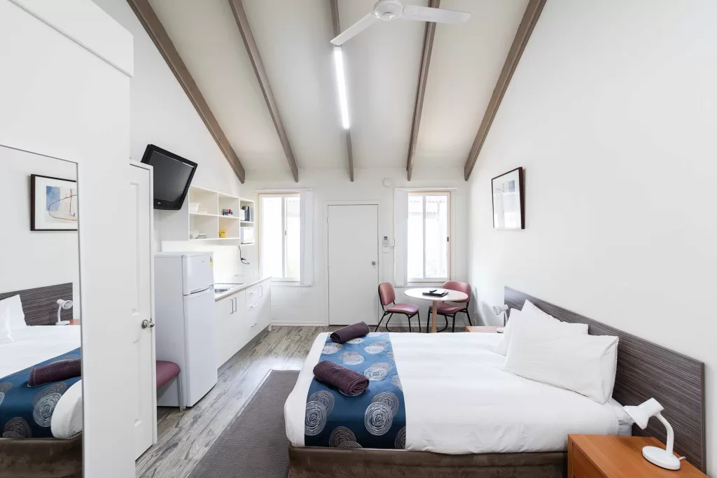 Canberra & Queanbeyan Canberra Ave Villas